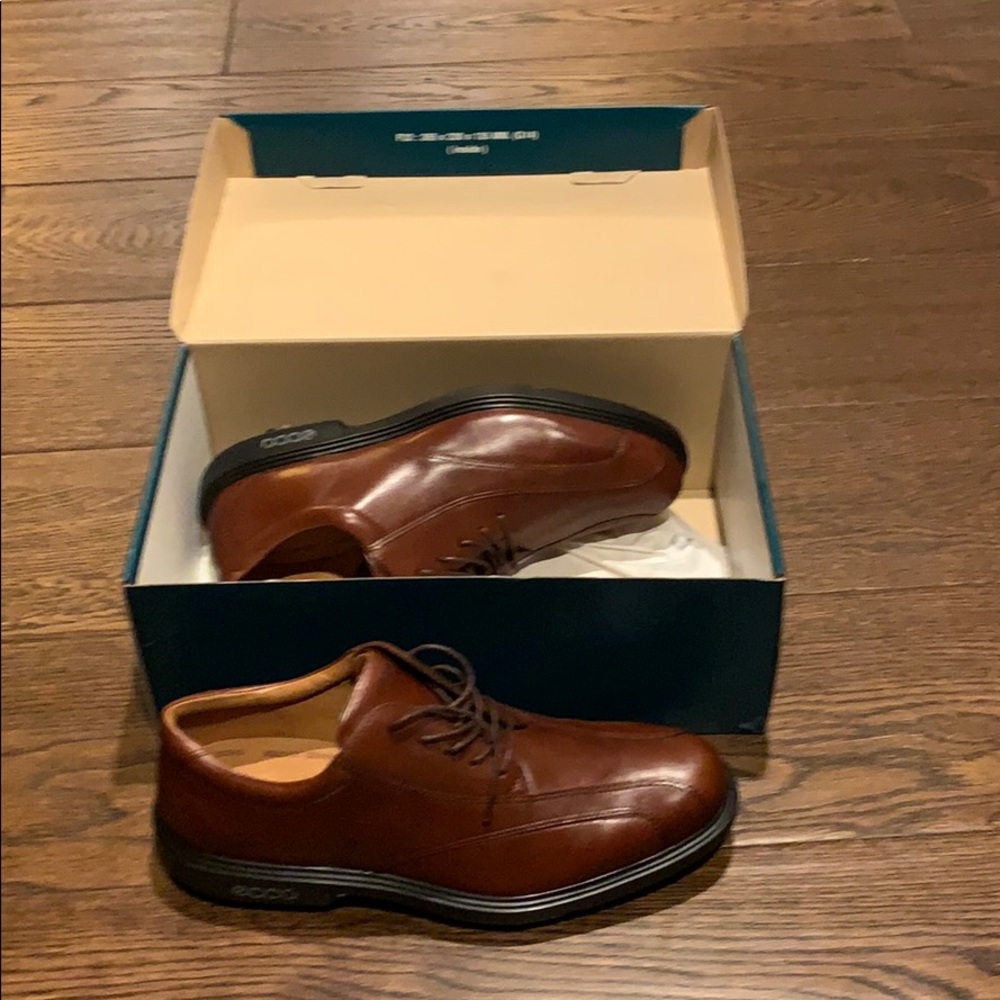ECCO Golf Men’s Classic Alpha.